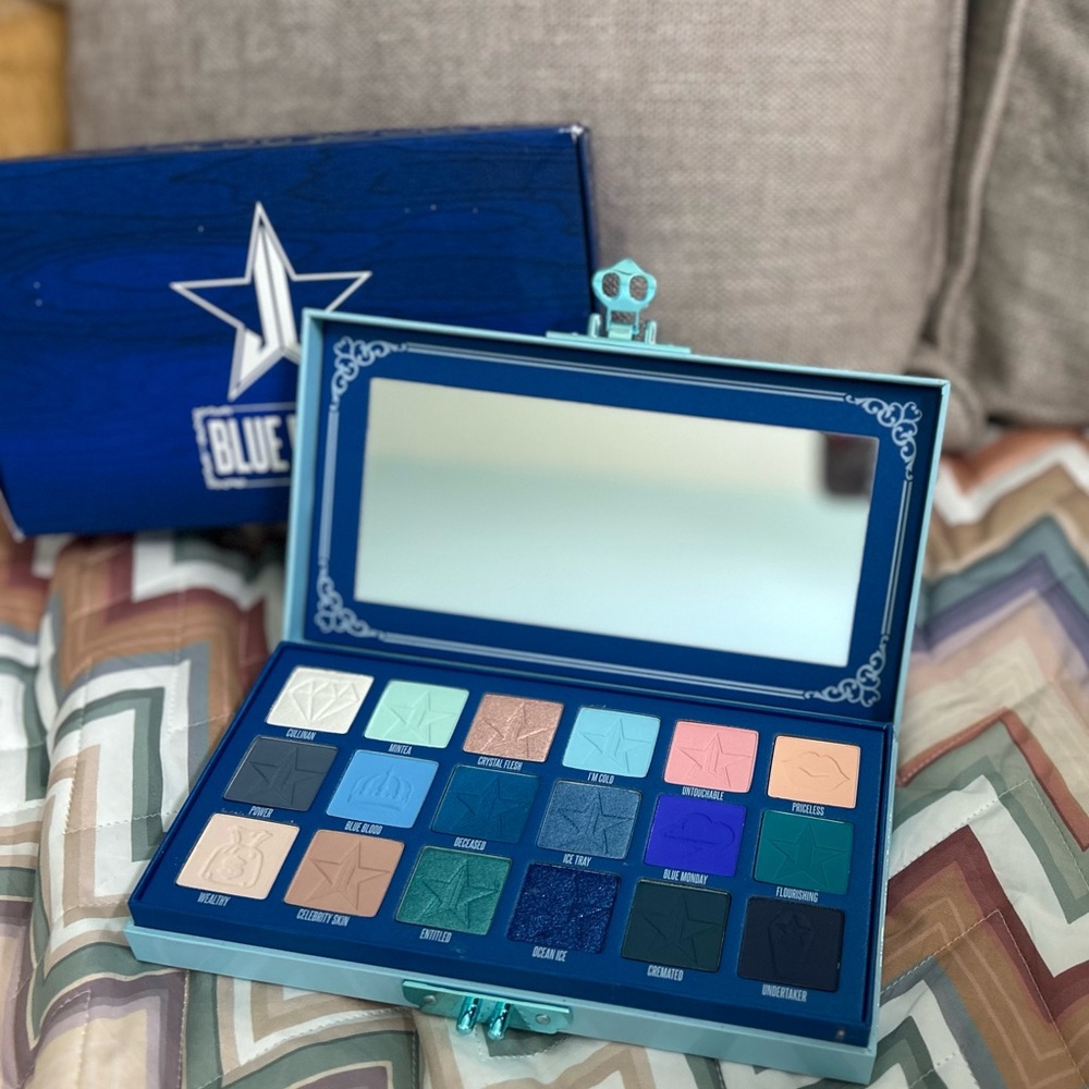 Jeffree Star Cosmetics Blue Blood Eyeshadow / Pressed Pigment Palette.